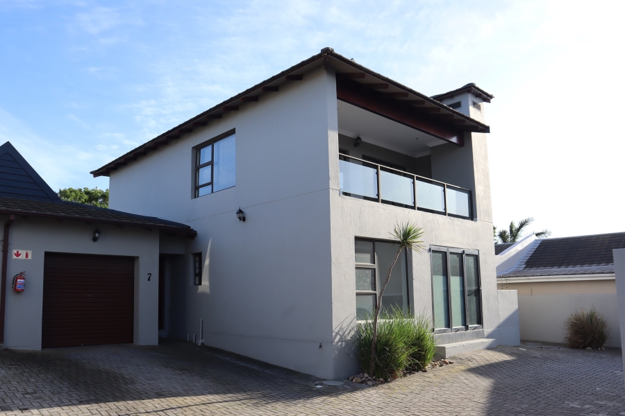 3 Bedroom Property for Sale in Wavecrest Eastern Cape